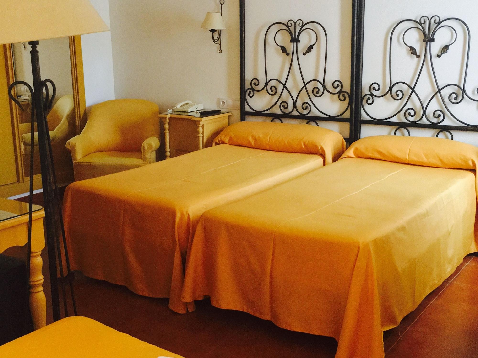 Hotel Crisol Chiclana à Chiclana de la Frontera Extérieur photo