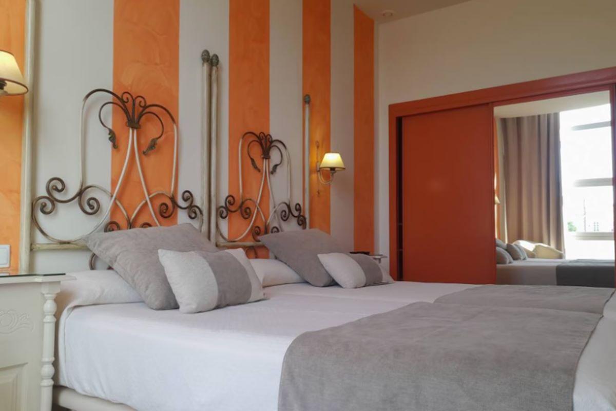 Hotel Crisol Chiclana à Chiclana de la Frontera Extérieur photo
