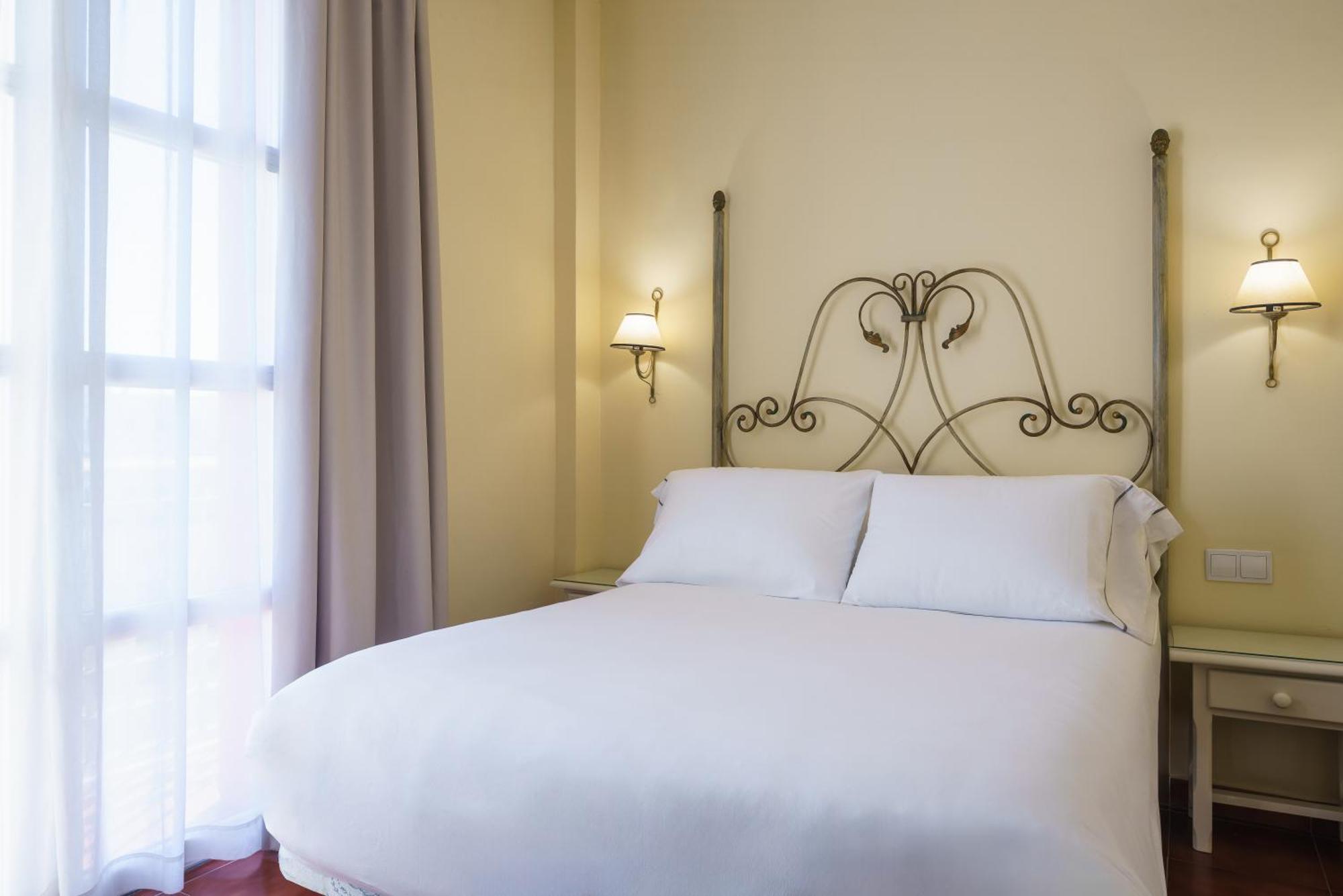 Hotel Crisol Chiclana à Chiclana de la Frontera Extérieur photo